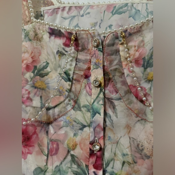 Floral top brand new never worn - Picture 3 of 6